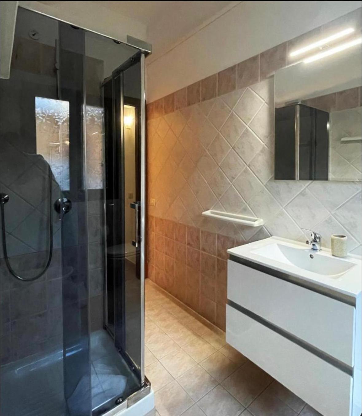 Square Inn Apartment オルビア エクステリア 写真